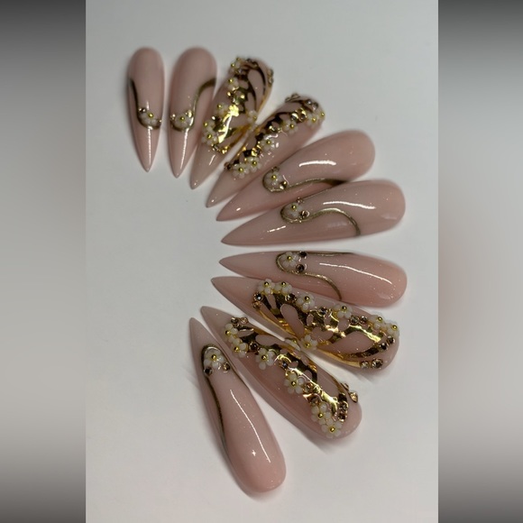 Chrome Butterfly Acrylic Press Ons - Picture 4 of 4